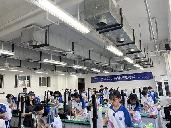 中学实验操作考评现场